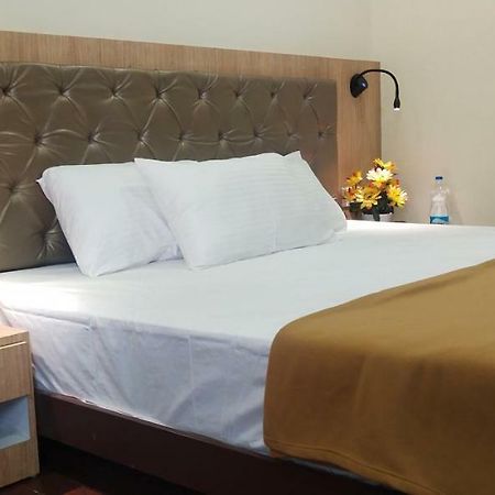 Amutham Residency 호텔 Tiruchirappalli 외부 사진