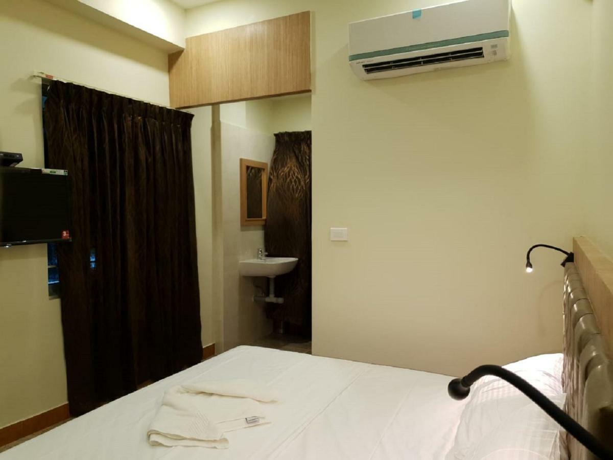 Amutham Residency 호텔 Tiruchirappalli 외부 사진