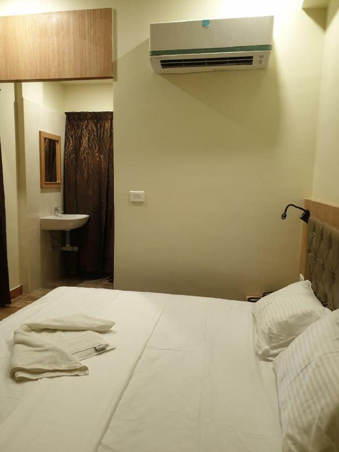 Amutham Residency 호텔 Tiruchirappalli 외부 사진