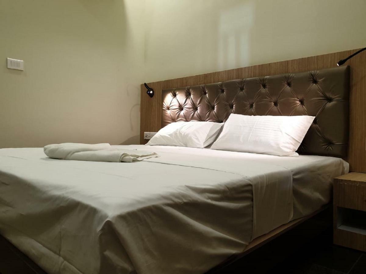 Amutham Residency 호텔 Tiruchirappalli 외부 사진