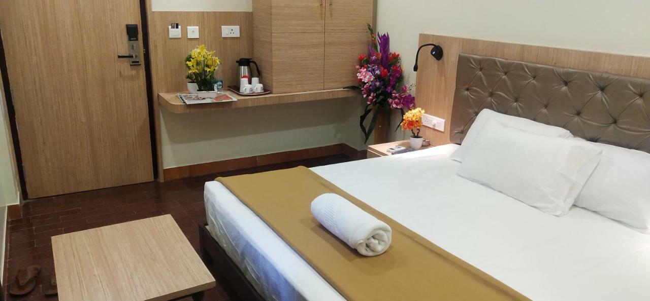 Amutham Residency 호텔 Tiruchirappalli 외부 사진