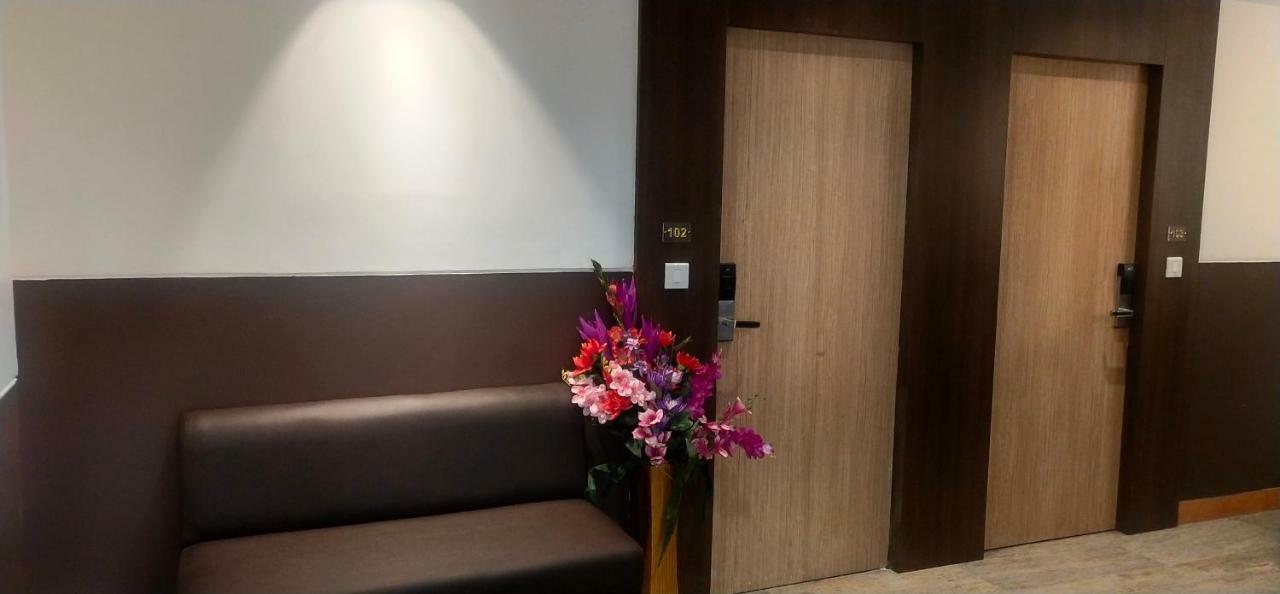 Amutham Residency 호텔 Tiruchirappalli 외부 사진